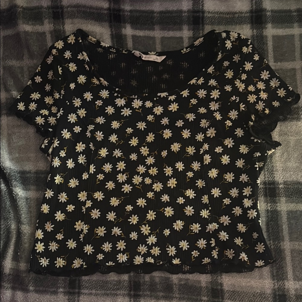 Daisy Black Baby Tee